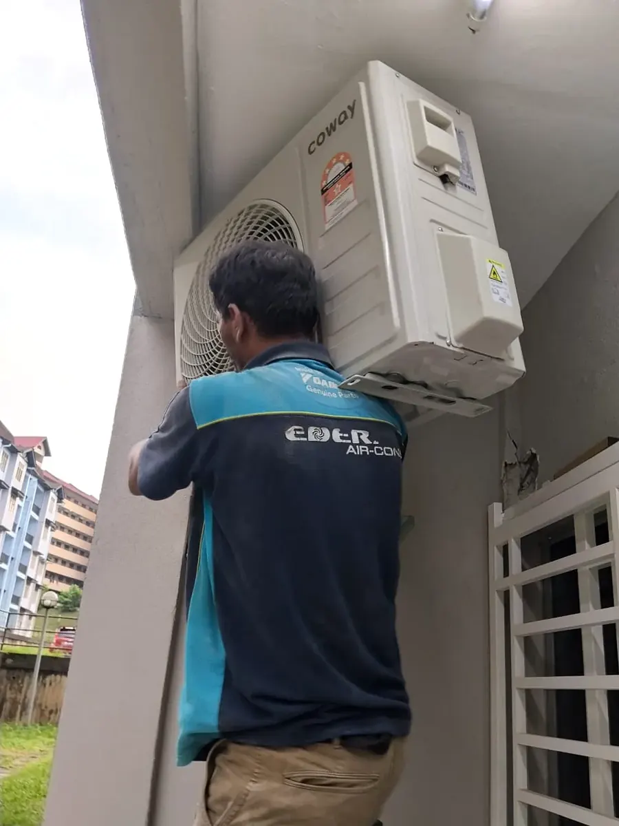 Acson aircond fully dismantled for chemical overhaul at a Puchong home