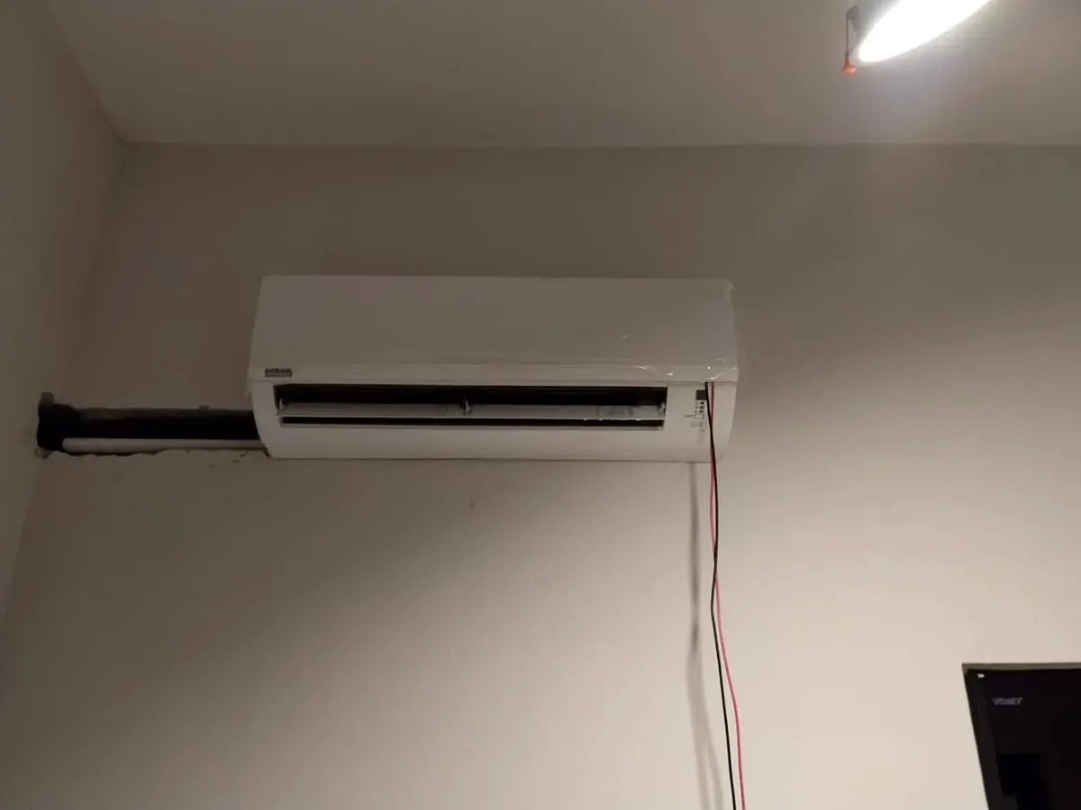 Acson aircond chemical wash in Shah Alam — indoor unit cleaning by KL Renovator technician