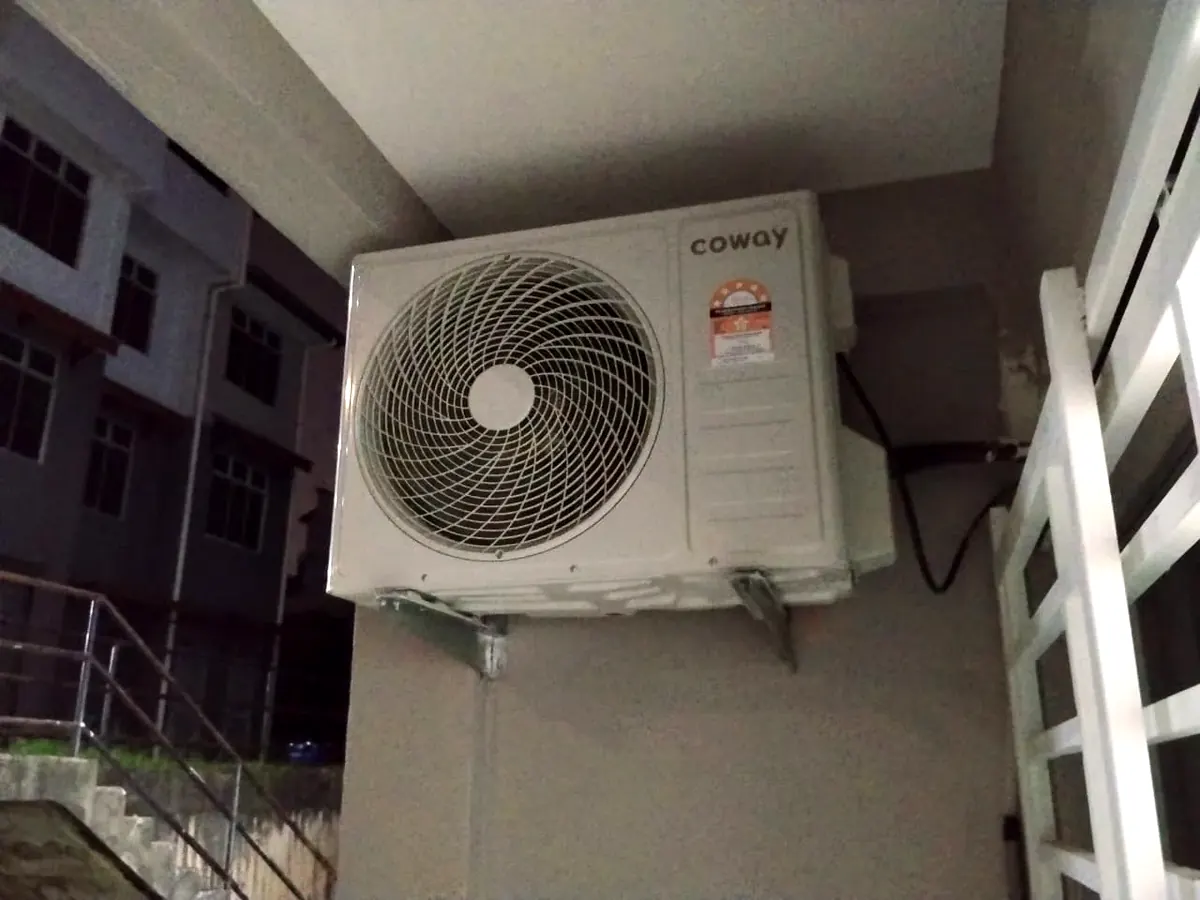 Daikin outdoor compressor unit replacement in Subang Jaya by KL Renovator technician