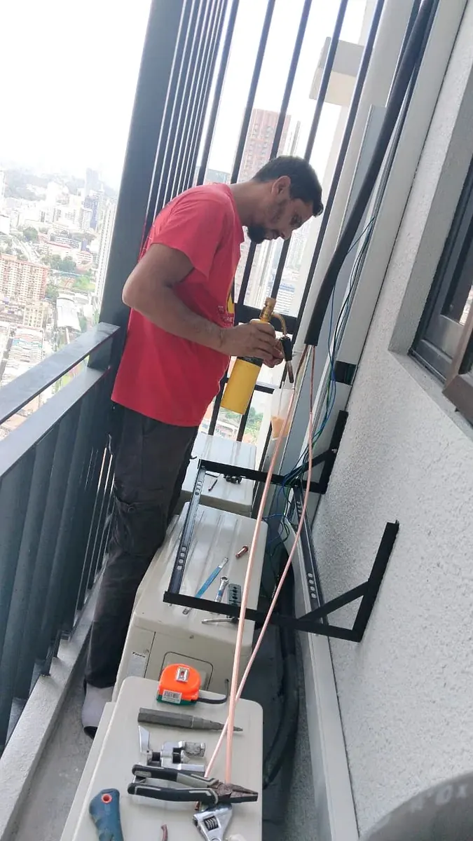 Isonic aircond PCB board repair in Kuala Lumpur by KL Renovator technician