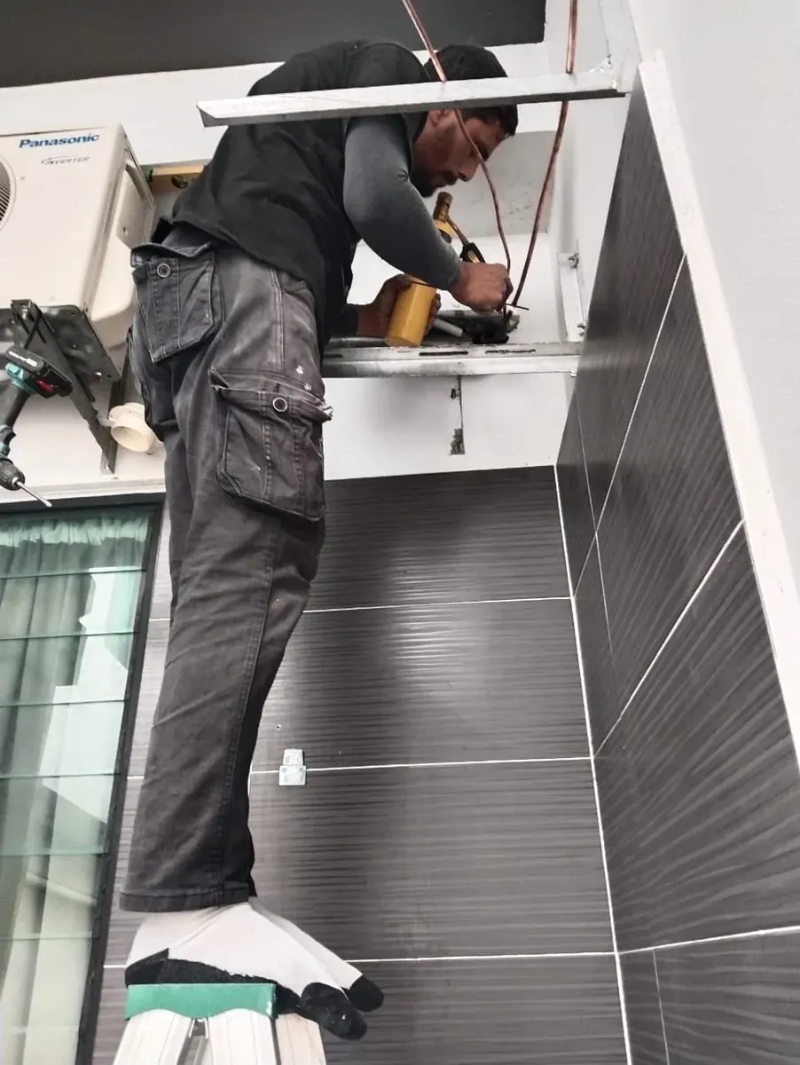 Mitsubishi aircond chemical wash in Subang Jaya — improved airflow after mould removal by KL Renovator