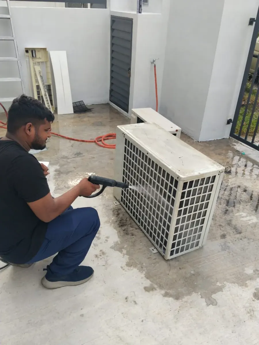 Samsung ceiling cassette unit receiving filter change in KL