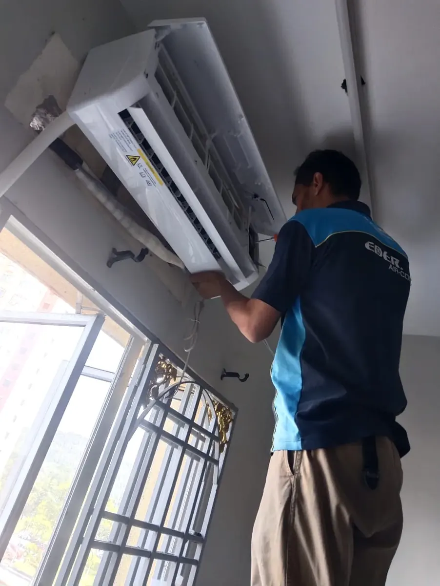 Samsung aircond error code diagnosed and repaired in Subang Jaya