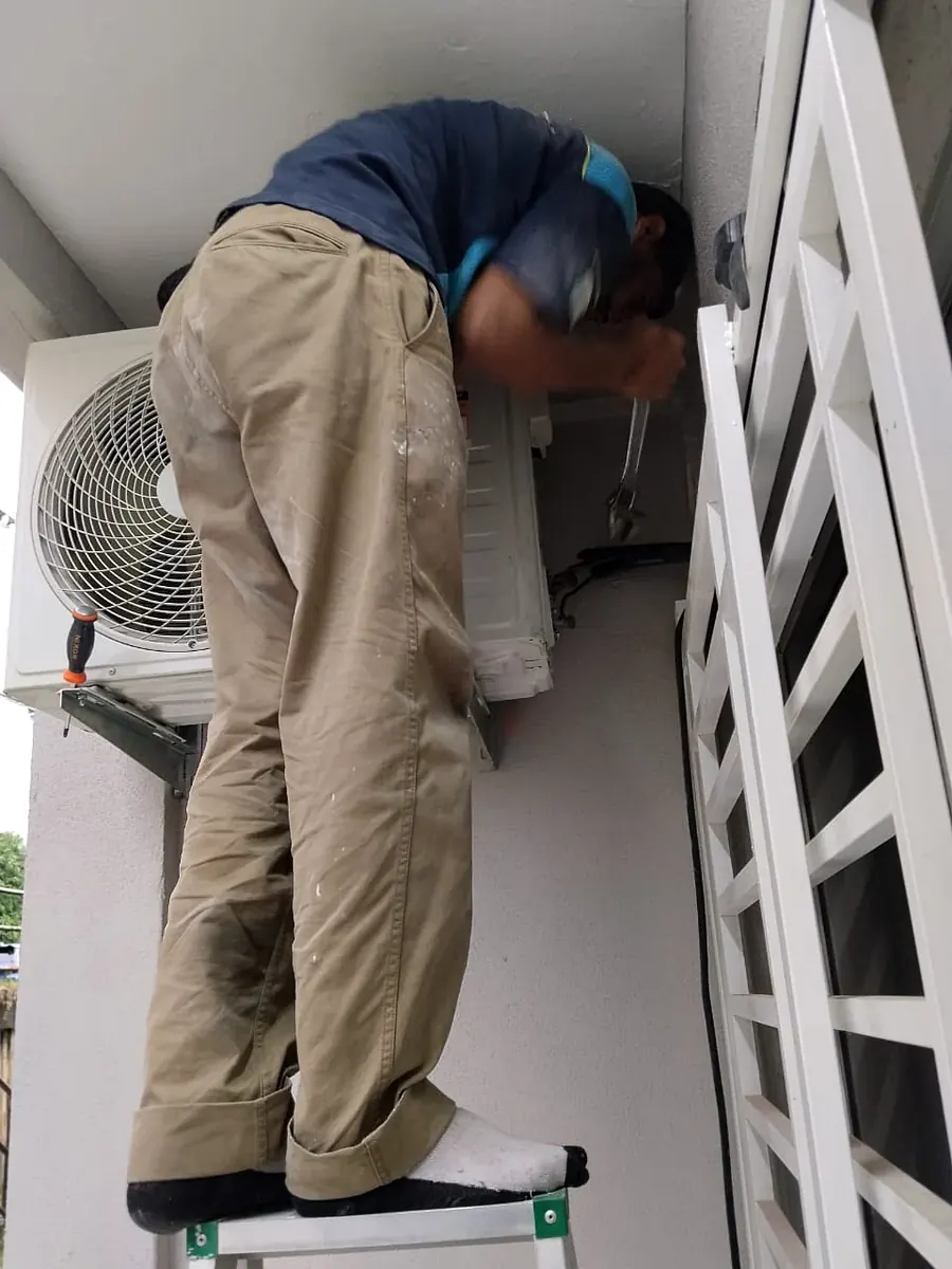 York aircond indoor unit receiving chemical wash in Puchong