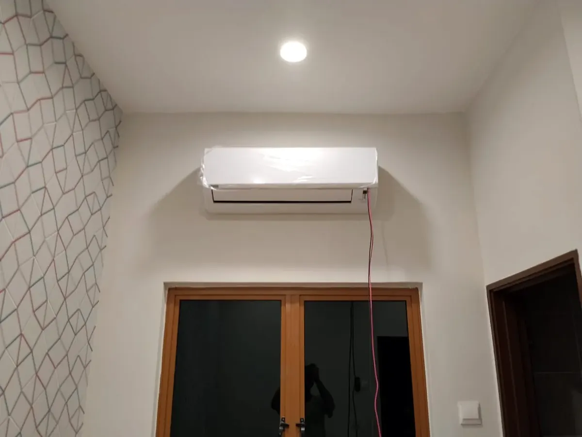 York aircond water leak resolved drain pipe cleared in Puchong