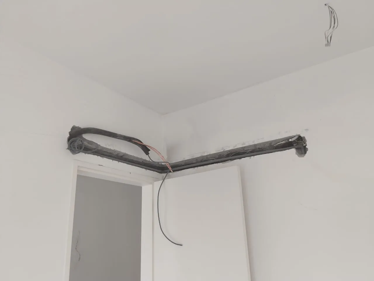 Inverter aircond repair by KL Renovator in Kuala Lumpur