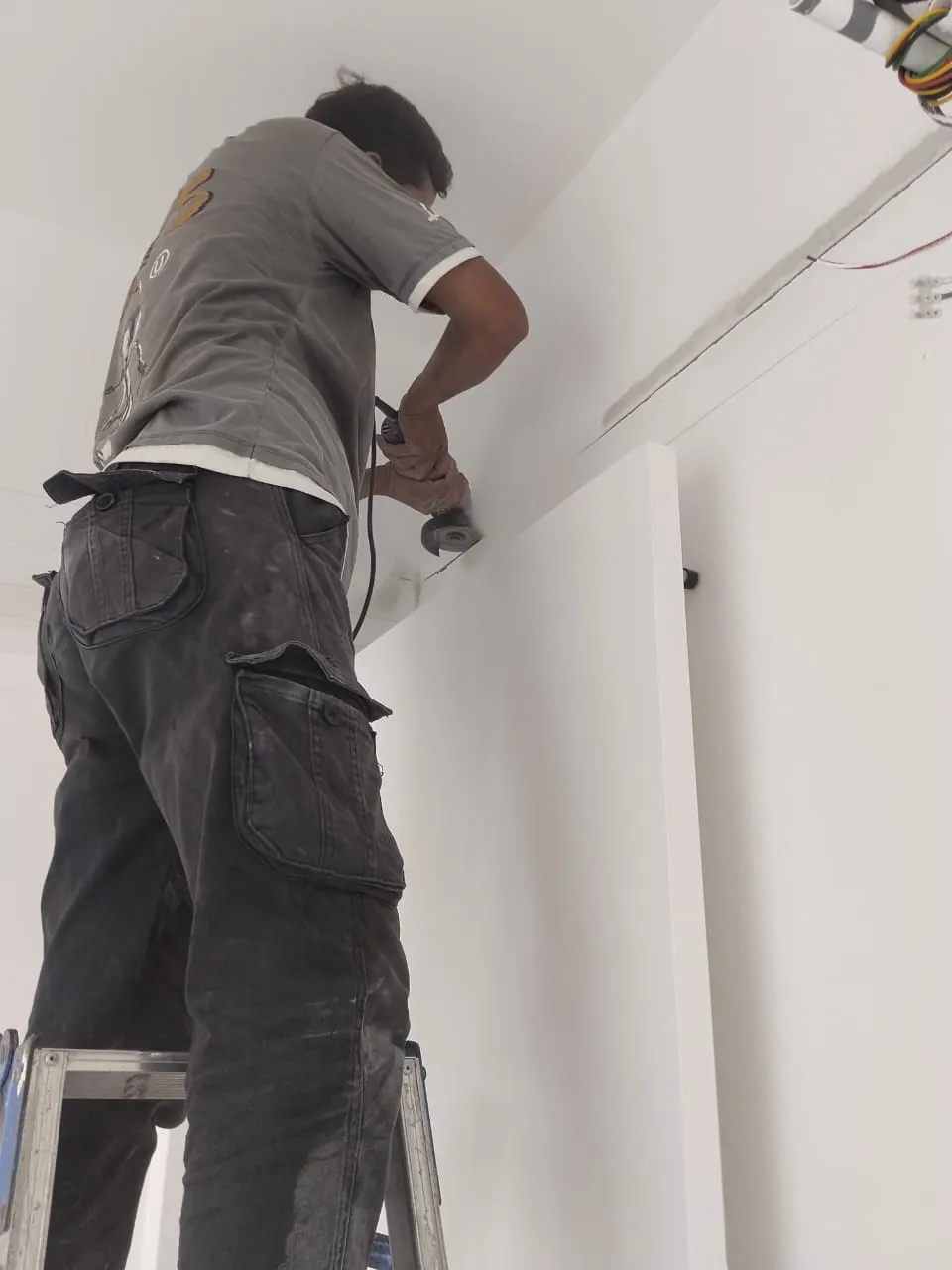 KL Renovator high pressure chemical washing service for aircond unit in KL Selangor