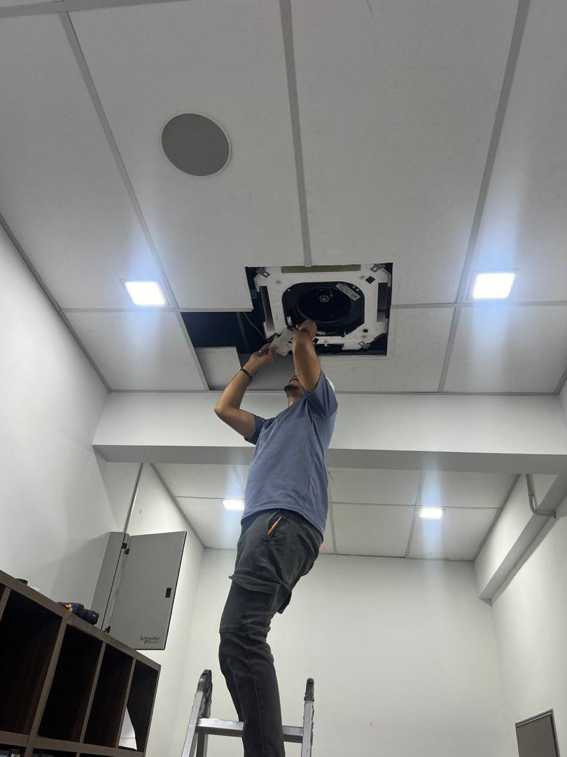 Ceiling Cassette Setup — Commercial